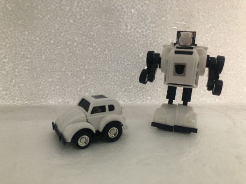 TRANSFORMERS G1 Reissue White Bumblebee brand new Kids Toy Action Figure Free Shipping