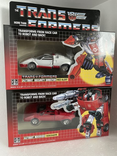 TRANSFORMERS G1 AUTOBOT RED ALERT and SIDESWIPE MISB FREE SHIPPING