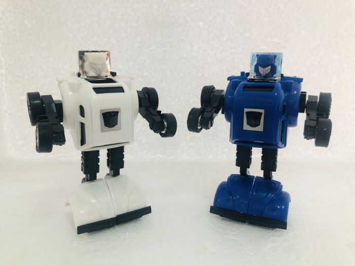 TRANSFORMERS G1 Reissue Blue and White Bumblebee brand new Kids Toy Action Figure Free Shipping