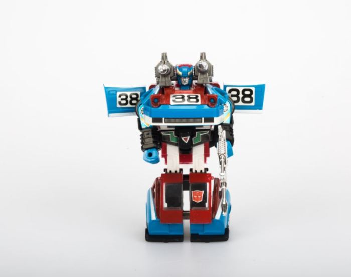 TRANSFORMERS G1 Reissue Smokescreen brand new Kids Toy Action Figure Free Shipping