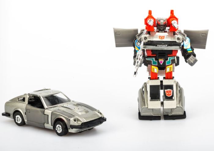 TRANSFORMERS G1 Reissue Bluestreak brand new Kids Toy Action Figure Free Shipping