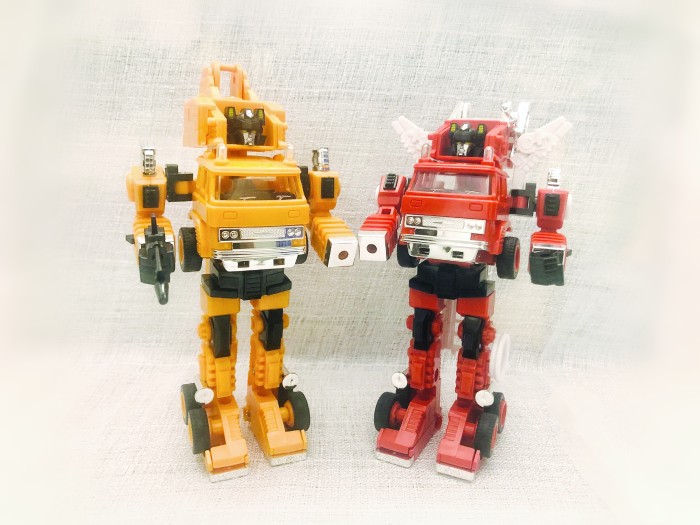 TRANSFORMERS G1 Reissue Grapple and Inferno Gift Kids Toy Action Brand new