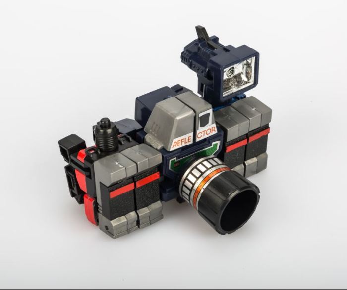 TRANSFORMERS G1 Reissue Reflector Camera brand new Kids Toy Action Figure Free Shipping