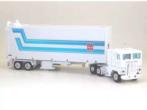 TRANSFORMERS G1 Reissue White Optimus Prime Brand New Kids Toy Actionv Free Shipping