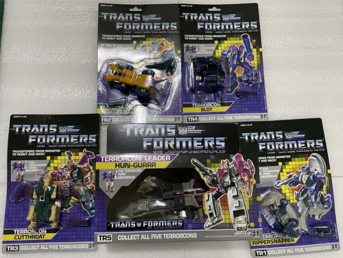 New arrivial Transformers G1 Reissue Abominus Carded ver. Brand new free ship