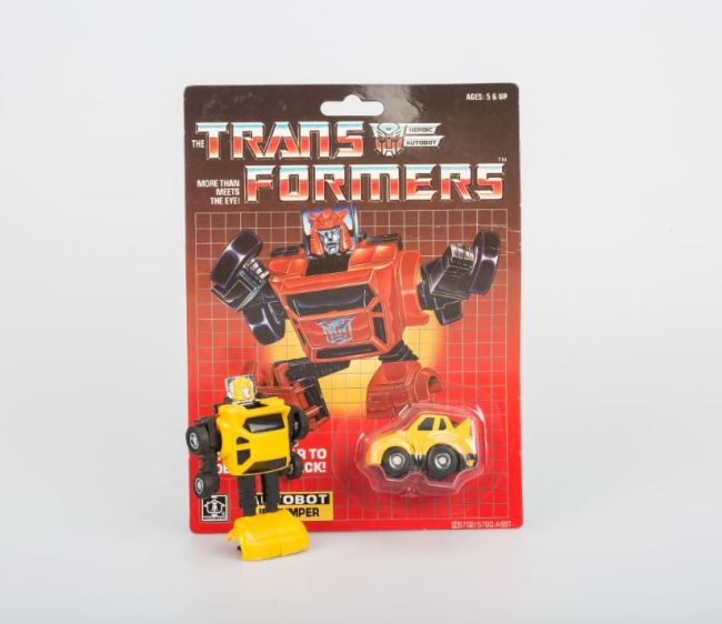 TRANSFORMERS G1 Reissue Yellow Cliffjumper brand new Kids Toy Action Figure Free Shipping
