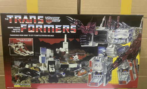TRANSFORMERS G1 Reissue Deception Metroplex Brand new Action Figure Free shipping
