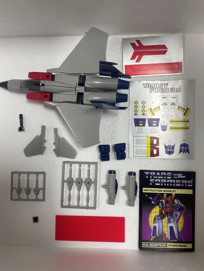 TRANSFORMERS G1 Reissue Starscream Brand New Free Shipping