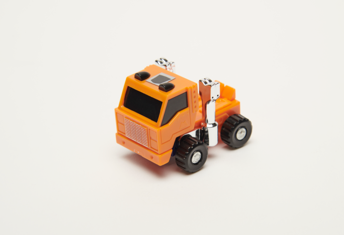 TRANSFORMERS G1 Reissue Huffer brand new Kids Toy Action Figure Free Shipping