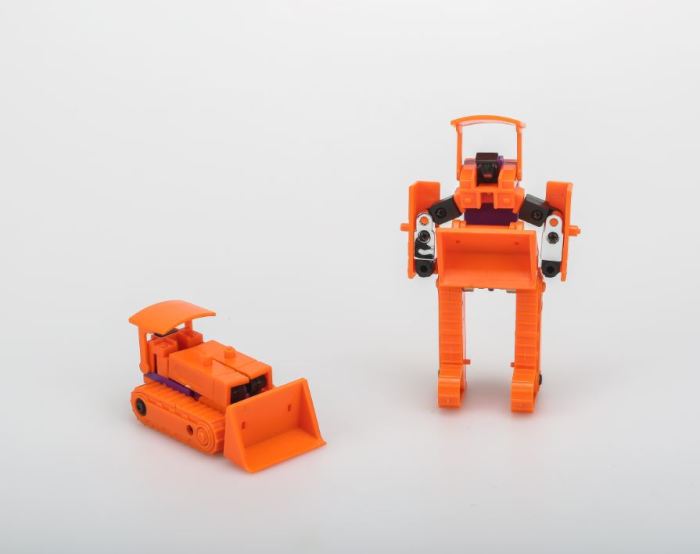 TRANSFORMERS G1 reissue Orange Devastator Brand new action figure Free shipping
