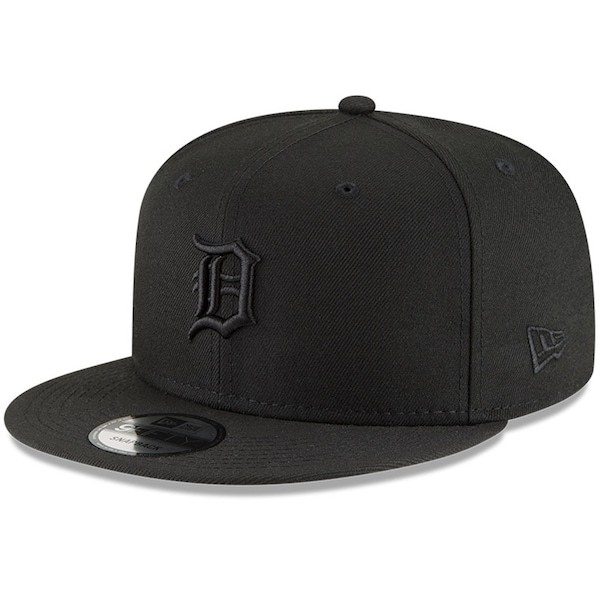 Detroit Tigers New Era Black on Black 9FIFTY Snapback Hat