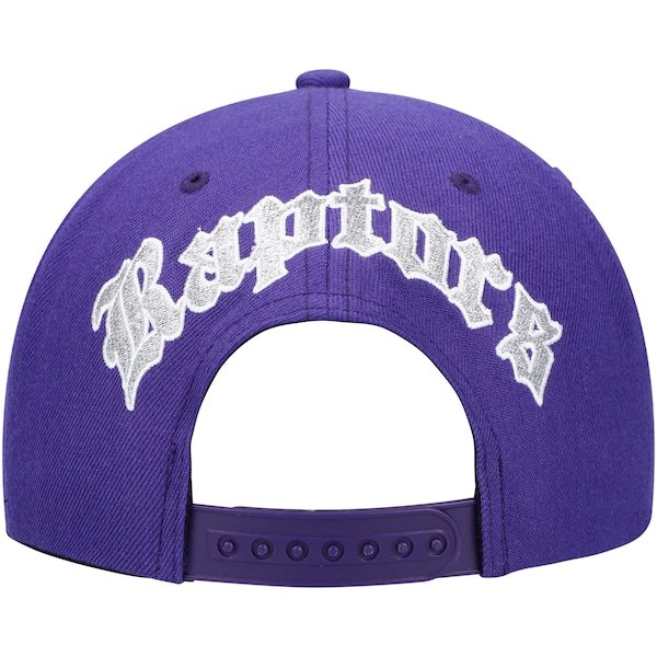 Toronto Raptors Mitchell & Ness English Dropback Snapback Hat - Purple