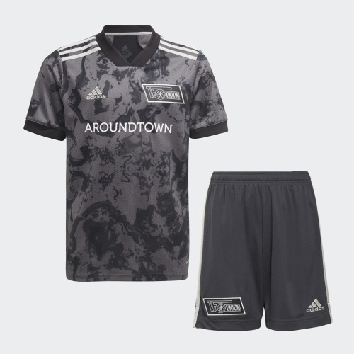 1. FC Union Berlin 21/22 Away Jersey and Short Kit