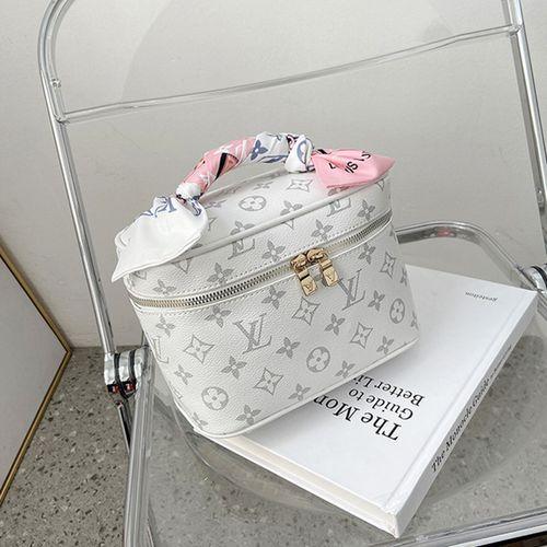 Hardshell New Fashion Makeup Bag Women Small Handbag Cosmetic Bag Messenger Bag Shoulder Bags( no ribbon)