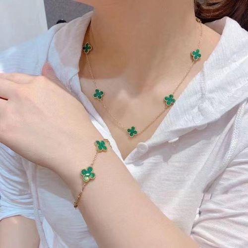 Van Cleef & Arpels  Letter Necklace Star Women's Simple Necklace Jewelry