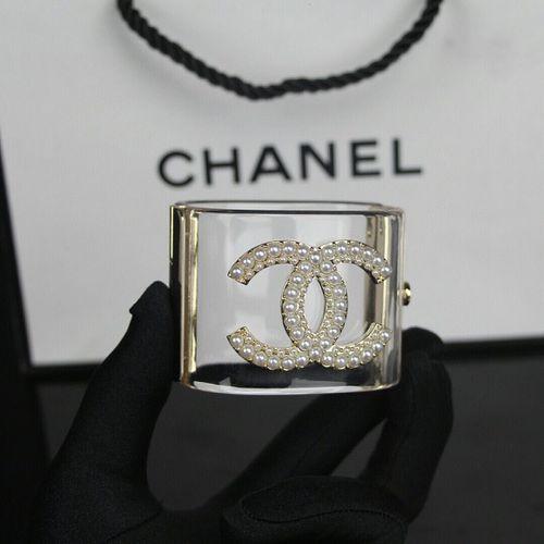 Top Transparent Resin Acrylic Fashion Bracelet