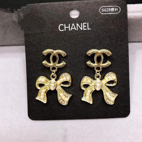 Butterfly Combined With Golden Pearls  Women Fashion Earrings