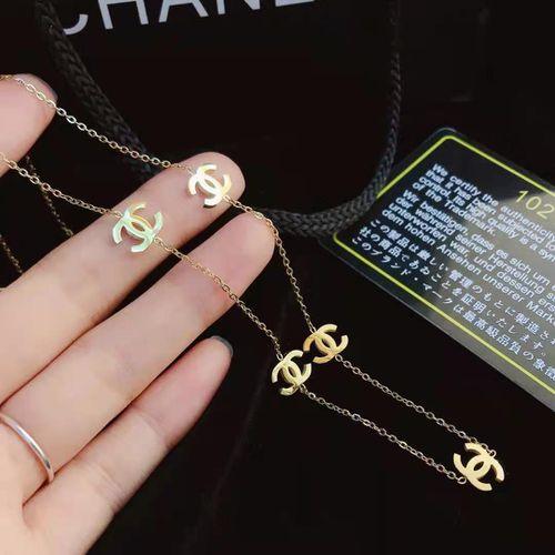 Gold Pendant Fashion Simple Light Luxury Clavicle Chain Titanium Steel Necklace