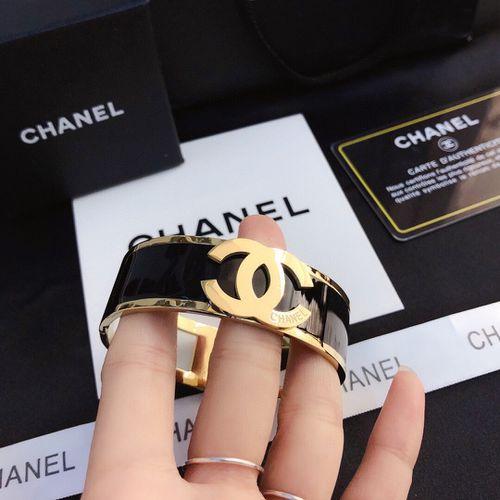 New High-quality Titanium Steel Hollow Bracelet Fashion Ladies Accessories