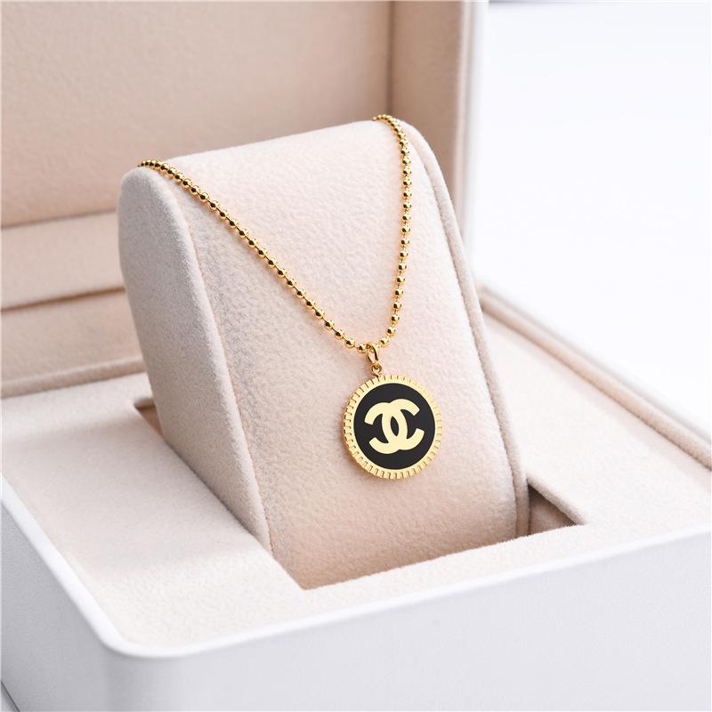 Diamond-studded Rose Gold Titanium Steel Necklace, Colorless Clavicle Chain