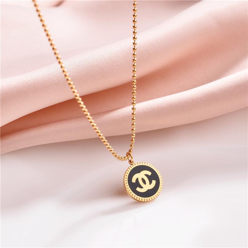 Diamond-studded Rose Gold Titanium Steel Necklace, Colorless Clavicle Chain