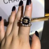 Fashion High Quality  Pearl Ring Fashion Autumn And Winter Ladies Ring Elegant Vintage Banquet