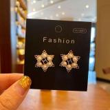 Classic Dijia Asymmetric Bee Earrings Female D Family Letter 925 Silver Needle Anti Allergy Ear