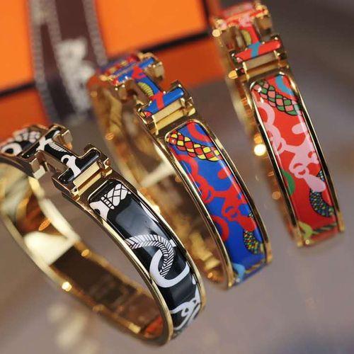 Luxury Brand Top Quality 18K Gold Plated Enamel Bracelet For Lovers Women Ladies Bracelet