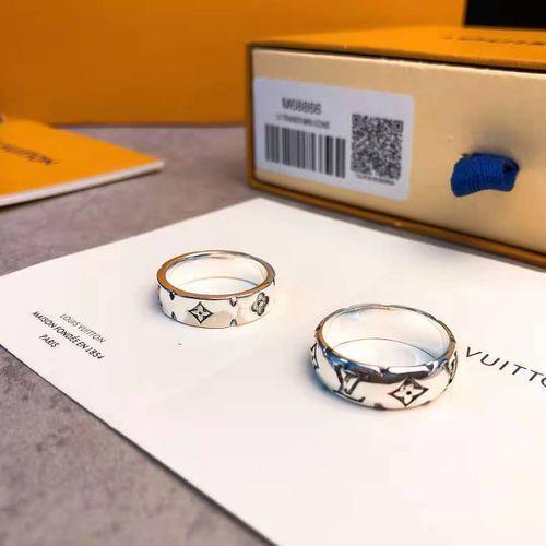 Straight Net Red Clover Ring Vibrato Tiktok Ring