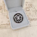 New Letter Brooch Luxury Drip Pin Buckle Autumn And Winter Coat Hat Suit Suit Skirt Bag