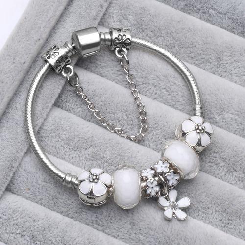 Bracelet Ladies Petal Bracelet Welled-Matched Bracelet