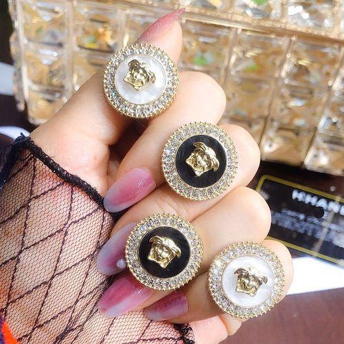 Fashion Personality Geometric Circle Beauty Head Shape Ladies Temperament Earrings