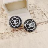 New Letter Brooch Luxury Drip Pin Buckle Autumn And Winter Coat Hat Suit Suit Skirt Bag