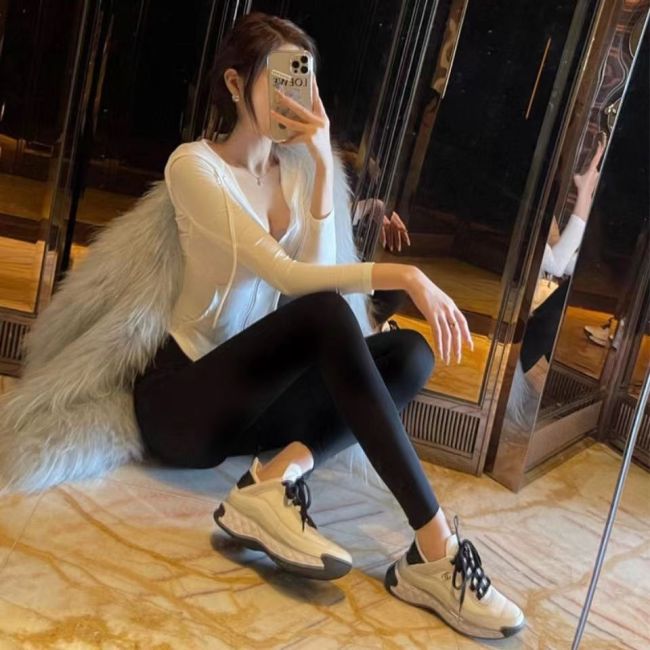 Fashion women's shoes