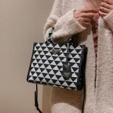 Fashion ladies single shoulder bag