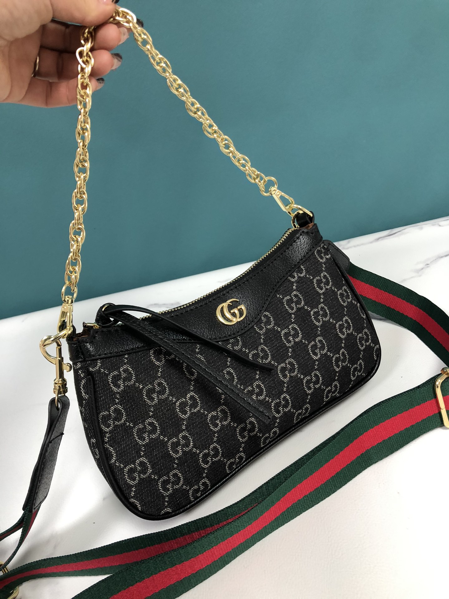 The new fashion metal buckles ms backpack