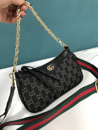 The new fashion metal buckles ms backpack