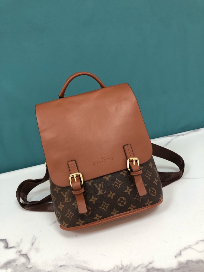 The new fashion metal buckle backpack