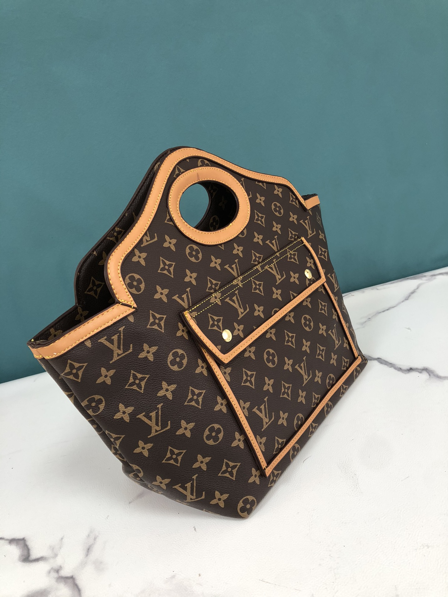 Fashionable woman single shoulder bag, hand bag