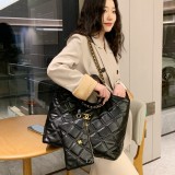 Fashionable woman single shoulder bag, hand bag