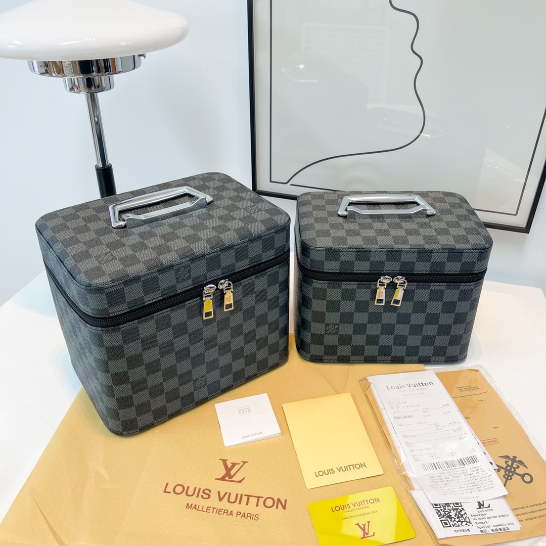 Fashion toiletry bags cosmetic bag seal