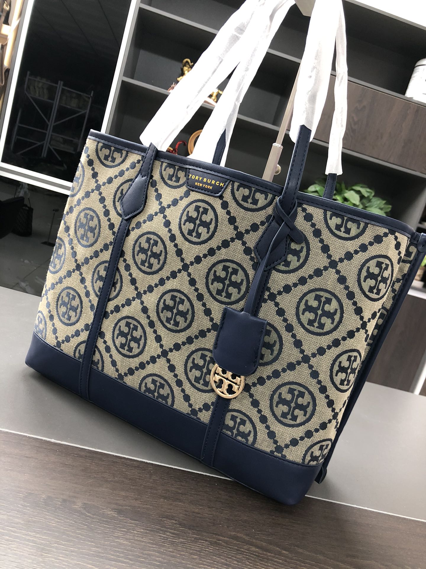 Ladies' fashion handbag single shoulder bag