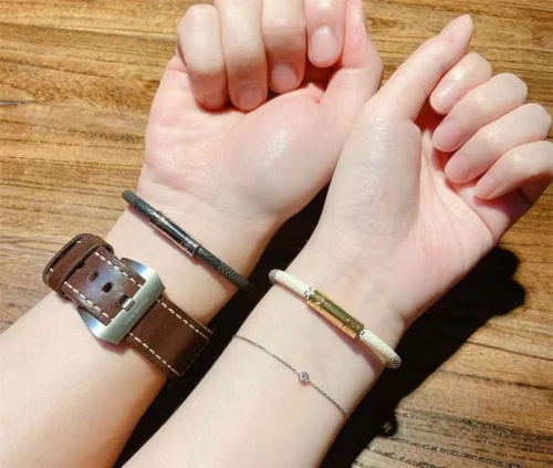 New Classic Aging Leather Bracelet Women's Fashion Luxury Leather Patch Jewelry Men's And