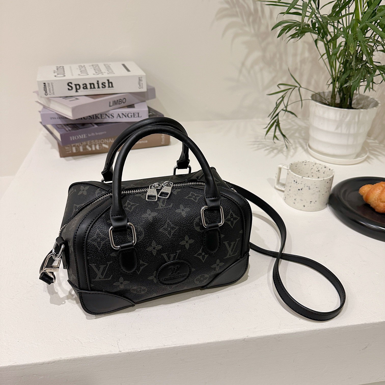 Copy Ladies' fashion handbag single shoulder bag