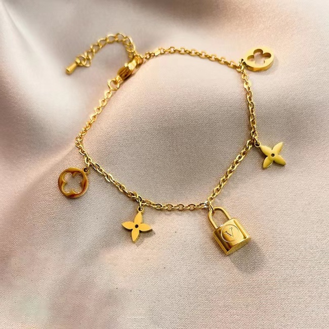 Golden rose bracelet