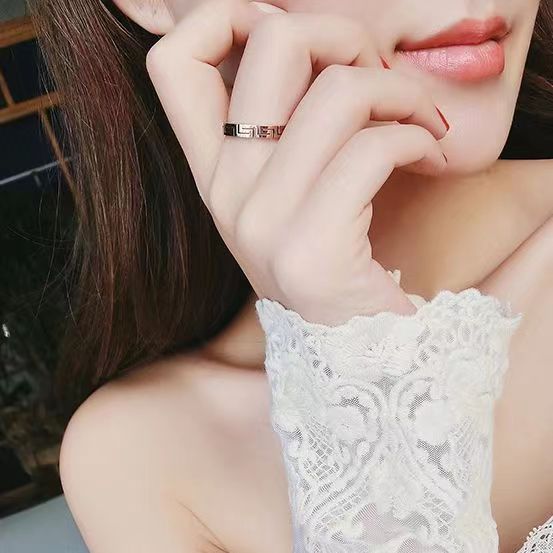 Japanese light much Great Wall ring female red fashionable tide of human personality han edition titanium steel rose gold finger ring ins