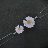 Fashionistas in the Daisy chain sunflower chrysanthemum tide net long sweater chain pendant pendant men and women
