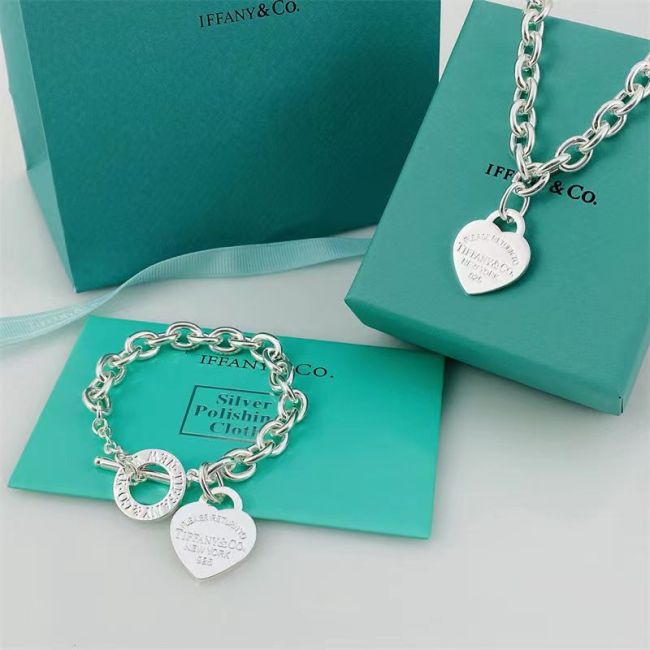 Heart-shaped enamel heart bracelet and necklaces