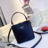 Ladies' fashion handbag single shoulder FF bag