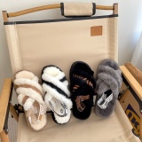 Wool slippers （High quality and have a shoe box）
